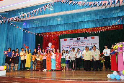 Trường CĐ Kinh tế-Tài chính Thái Nguyên (TCEF) khai mạc trại hè Quốc Tế lần thứ  nhất năm 2017.